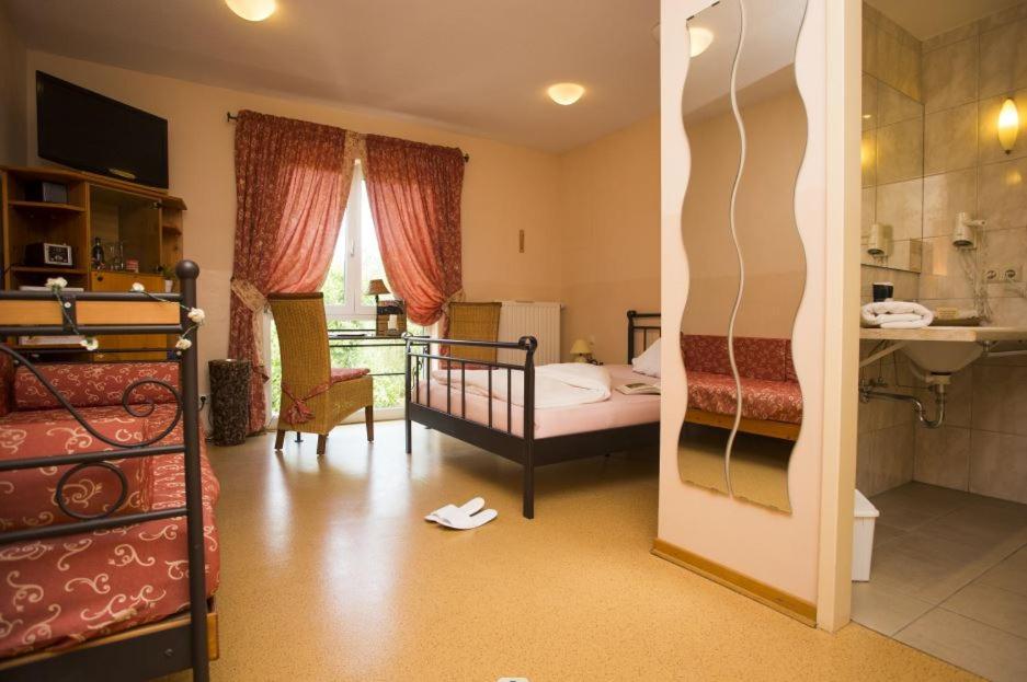 Mediterran Hotel Juwel Karlstein am Main Eksteriør bilde